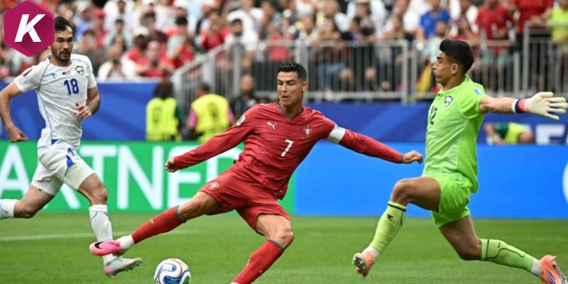 Nền tảng thể chất tốt từ chế độ nghiêm ngặt của CR7